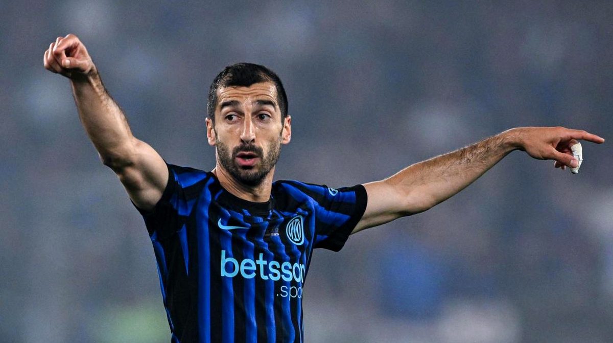Inter, rinnovi: Mkhitaryan firma, De Vrij riflette