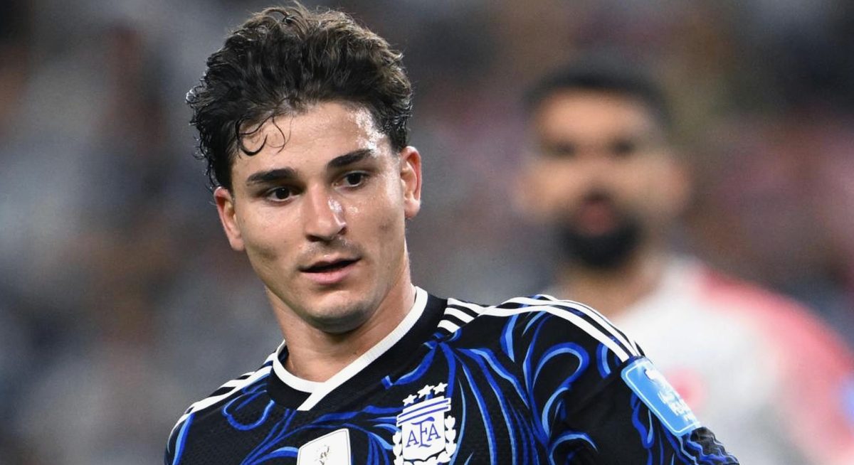 Julian Alvarez, l'Atletico Madrid alza i muri