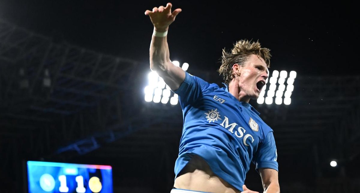 McTominay show: doppietta e Napoli avanti 3-2 sulla Roma