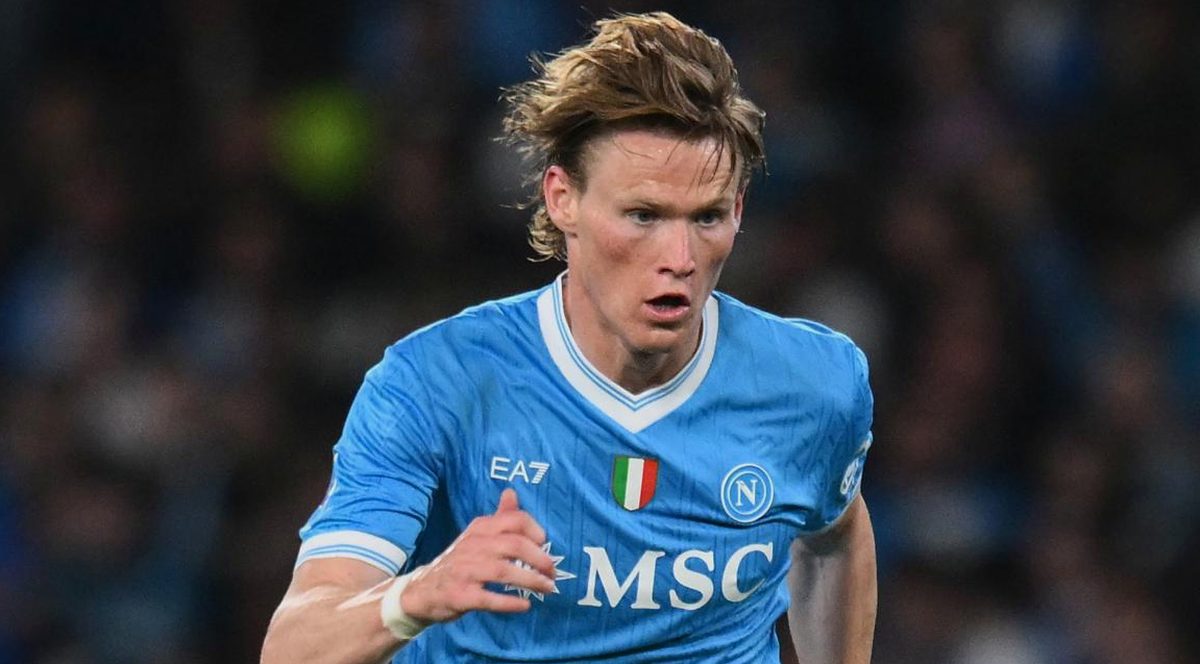 McTominay star dello spot: pizza e Vespa per la Scozia