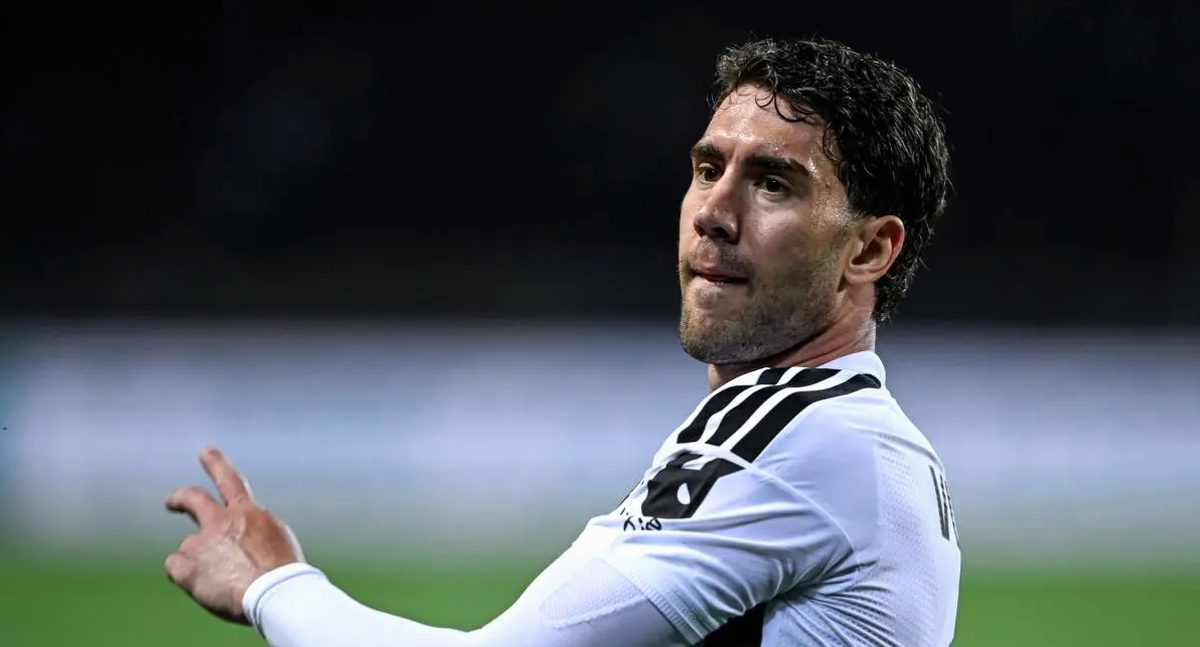 Vlahovic alla Juve: il padre non tratta con altri club